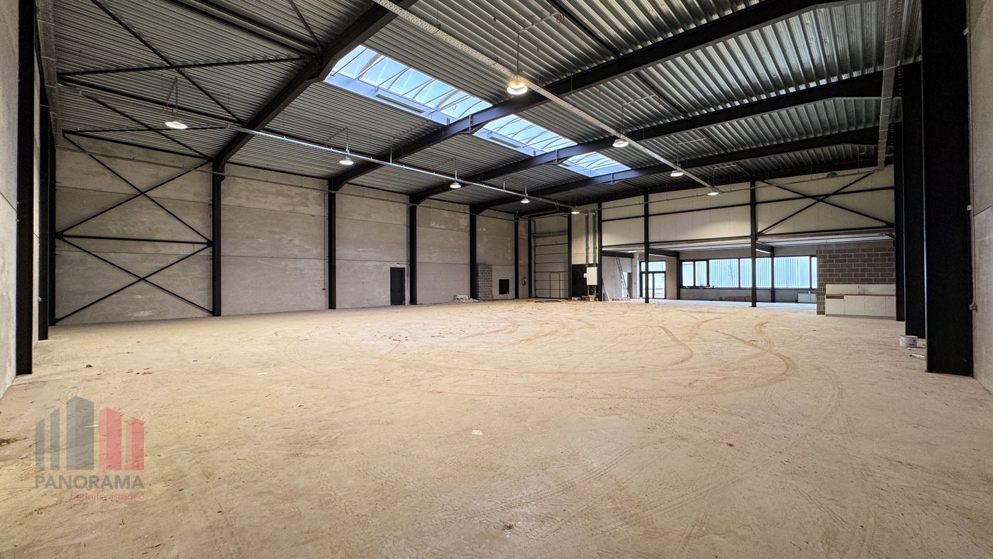 MAGAZINE 649 m² FOR RENT IN LIER - photo 5