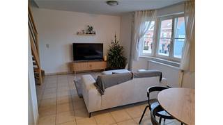 Een centraal gelegen appartement op de eerste verdieping bestaande uit een woonkamer met open, ingerichte keuken, 1 slaapkamer, badkamer,...