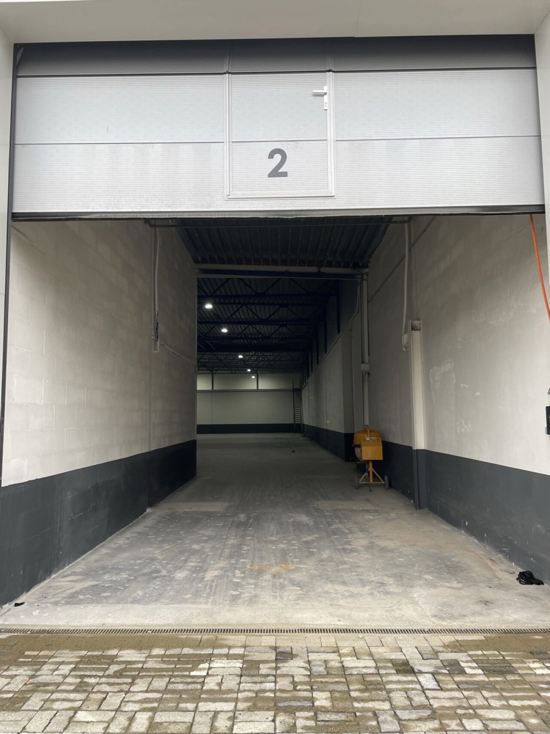 KMO-unit 2 te huur met een oppervlakte van 1.180 m². - foto 3