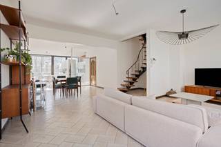 Te huur: ruim duplex appartement in Mechelen-Zuid, gelegen aan de Stuivenbergvaart, met prachtig zicht op het water.Dit appartement biedt een unieke...