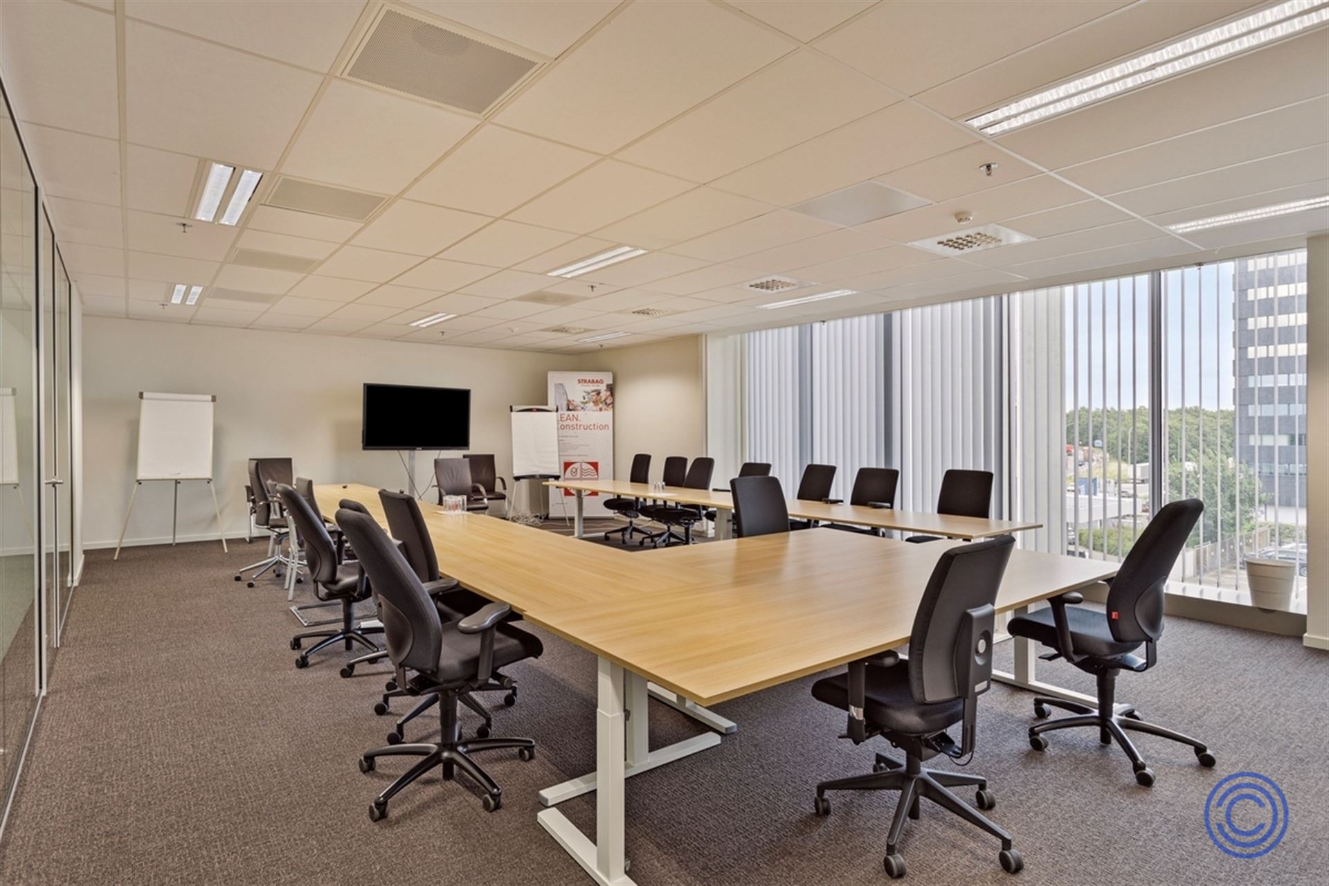 Prestigieuze kantoorruimtes te huur op praktische locatie! Met huurprijzen van 115 EUR/m² - foto 4