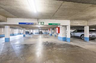 <ul>
	<li>Parkeerplaats in het Europacentrum in hartje Oostende.</li>
	<li>5e verdiep - plaats 830</li>
	<li>€130 / maand + BTW</li>
	<li>Beschikbaar vanaf 31/12/2025</li>
</ul>