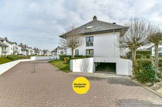 Ondergrondse en volledig afgesloten garagebox te koop, ideaal gelegen en vlot bereikbaar. Deze privatieve garage biedt een veilige en...