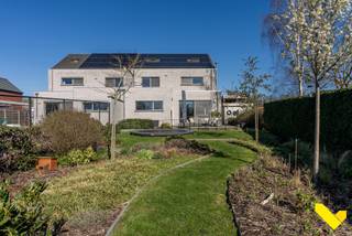 Op zoek naar een ruime woning met nét dat tikkeltje extra? Deze charmante woning gelegen aan de Engsbergseweg in Tessenderlo zal u aangenaam...