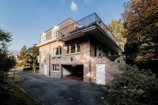 Elegance and light - Exceptional ground floor apartment at the edge of the Sonian Forest Discover this rare 283 m² (according to PEB) apartment with...