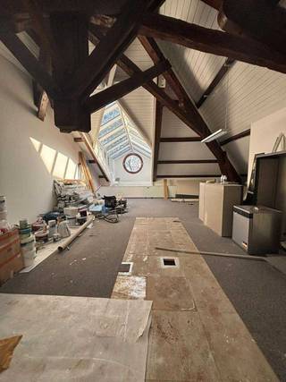 Beautiful office space for rent located near the centre of Waterloo between the N5 and the Ring. The building is easily accessible by public...