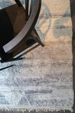 <p><strong>Bezoek mogelijk na aanmaken huurdersprofiel via </strong><strong>https://mijnhuurprofiel.be/property/4781daa9-6cfd-433b-8058-a340c23d6a20</strong><strong>.</strong></p><p><br /></p><p>Welkom in <strong>the</strong> <strong>Doorn house</strong>, een hedendaags en warm project in hartje Wilrijk. Deze volledig <strong>gemeubelde privatieve studio’s</strong> bieden de perfecte mix van comfort, privacy en community. Omwille van de centrale ligging tegenover het centrum van Wilrijk en tal van universiteiten en bedrijven, is dit ideaal voor studenten, young professionals en starters die zorgeloos willen wonen met alle comfort. Je woont in een stijlvolle aparte studio, met het comfort van een eigen woonunit en de luxe van extra ruimte om te ontspannen of anderen te ontmoeten.</p><p><br /></p><p>Jouw studio is volledig instapklaar en beschikt over een gezellige leef- en slaapruimte - een uitgeruste eigen keuken - een moderne badkamer met inloopdouche - praktische bergruimte. De studio is volledig bemeubeld en voorzien van alle dagelijkse benodigdheden. De gemeenschappelijke ruimtes zijn o.a. een grote gedeelde keuken - een leefruimte/lounge - een wasplaats - een mooie tuin met terras - fietsenberging en afvalruimte.</p><p><br /></p><p><strong>Troeven:</strong> alle verbruikskosten (water, elektriciteit, verwarming, internet, onderhoud gemene delen, ...) zijn inclusief in de huurprijs - mogelijkheid tot huren van een autostaanplaats - ideale ligging in de directe nabijheid van Universiteit Antwerpen, UZA, centrum Wilrijk - vlotte verbinding met centrum Antwerpen en op- en afrit autostrade - Park van Eden om de hoek.</p>