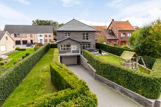 Statige, energiezuinige villa met 3 slaapkamers.Reeds lange tijd op zoek naar een mooi afgewerkte woning die een vlotte bereikbaarheid naar Leuven,...