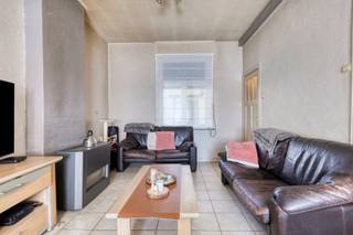 Te renoveren huis met veel potentieel in het rustige Welle. De woning ligt nabij de dorpskern en is zeer vlot bereikbaar. Scholen,...