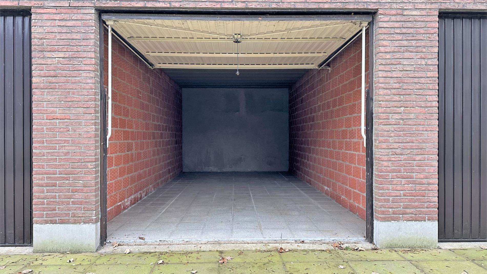 Ruime garagebox in centrum Ruiselede! - foto 4