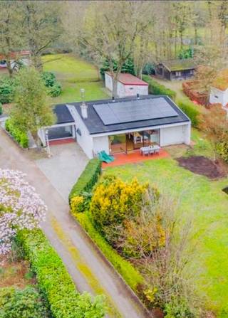 Charmante instapklare open bebouwing in een bosrijke omgeving te Waasmunster.Deze vrijstaande woning bevindt zich op een ruim perceel van maar liefst...