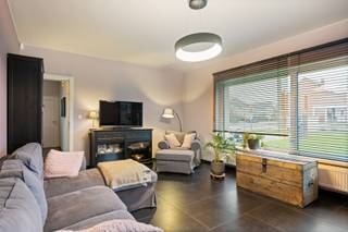 Op zoek naar een ruime woning met tal van mogelijkheden? Deze instapklare open bebouwing werd grondig gerenoveerd en combineert comfort, volume en...