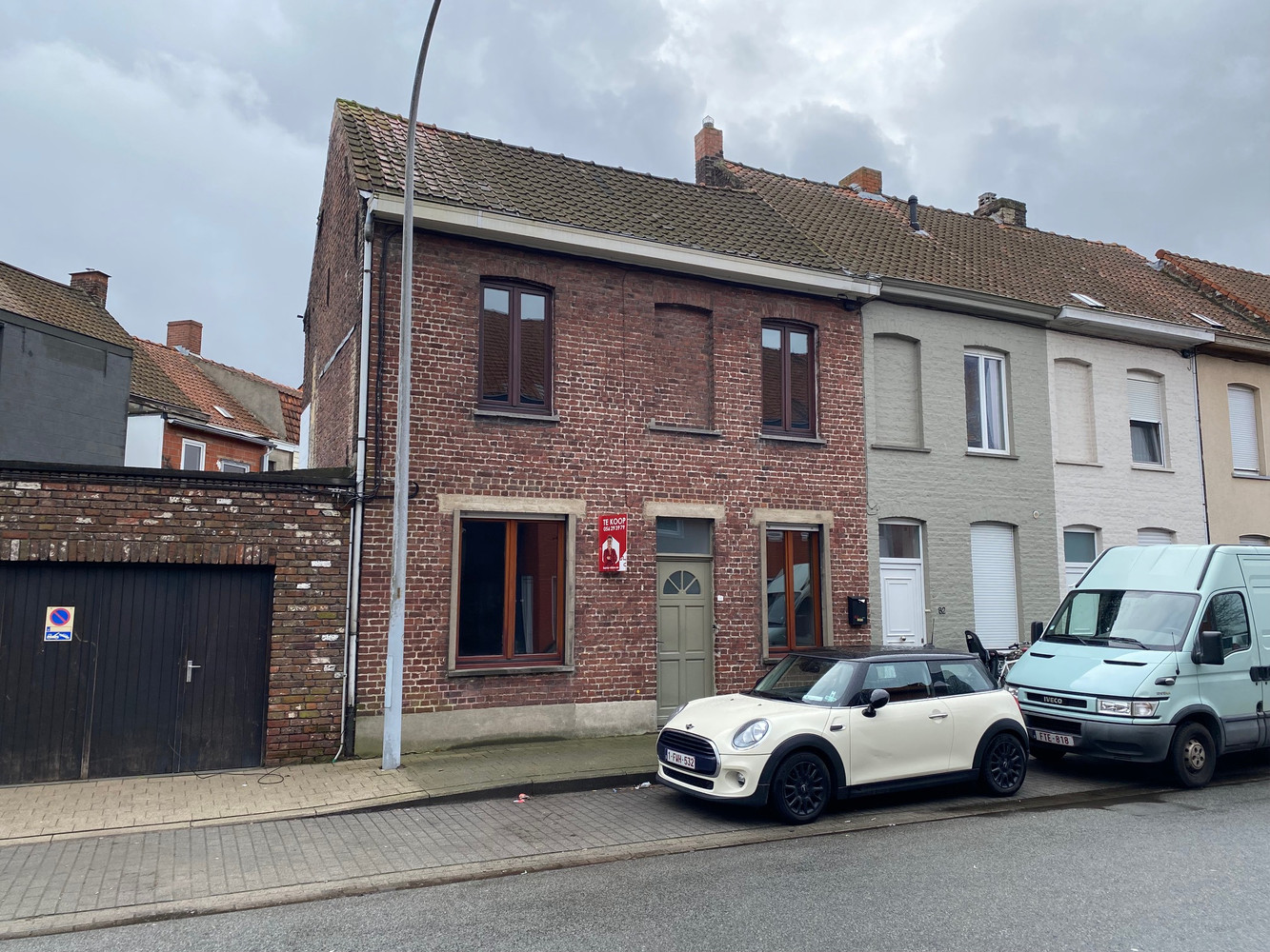 Centraal gelegen rijwoning met 2 slaapkamers. - photo 1