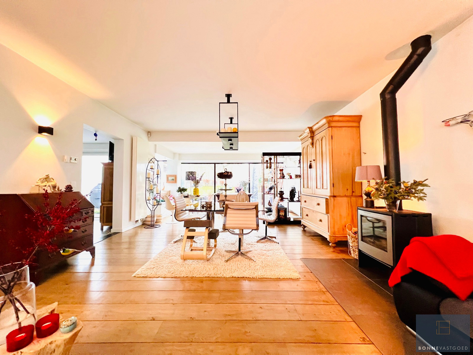 Woning met bijgebouw en open zicht op 3030m² - foto 4