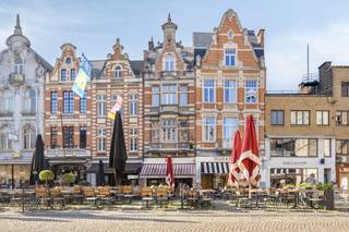 Te koop: ruim appartement in het centrum van Mechelen, gelegen op de Ijzerenleen.Dit unieke appartement van maar liefst 289 m² bevindt zich in een...