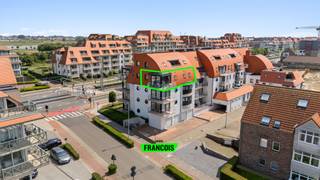 Dit appartement met smaakvolle afwerking is gelegen op een fantastische locatie. Op wandelafsand van de jachthaven en op een boogscheut van het...