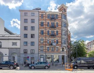Deze moderne studentenkamer in Brussel, gelegen aan de Poincarélaan, maakt deel uit van een residentie die volledig gerenoveerd werd in 2017...