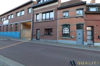 Dit charmante appartement bevindt zich in een kleinschalig gebouw met slechts twee appartementen en is rustig gelegen nabij het centrum van...