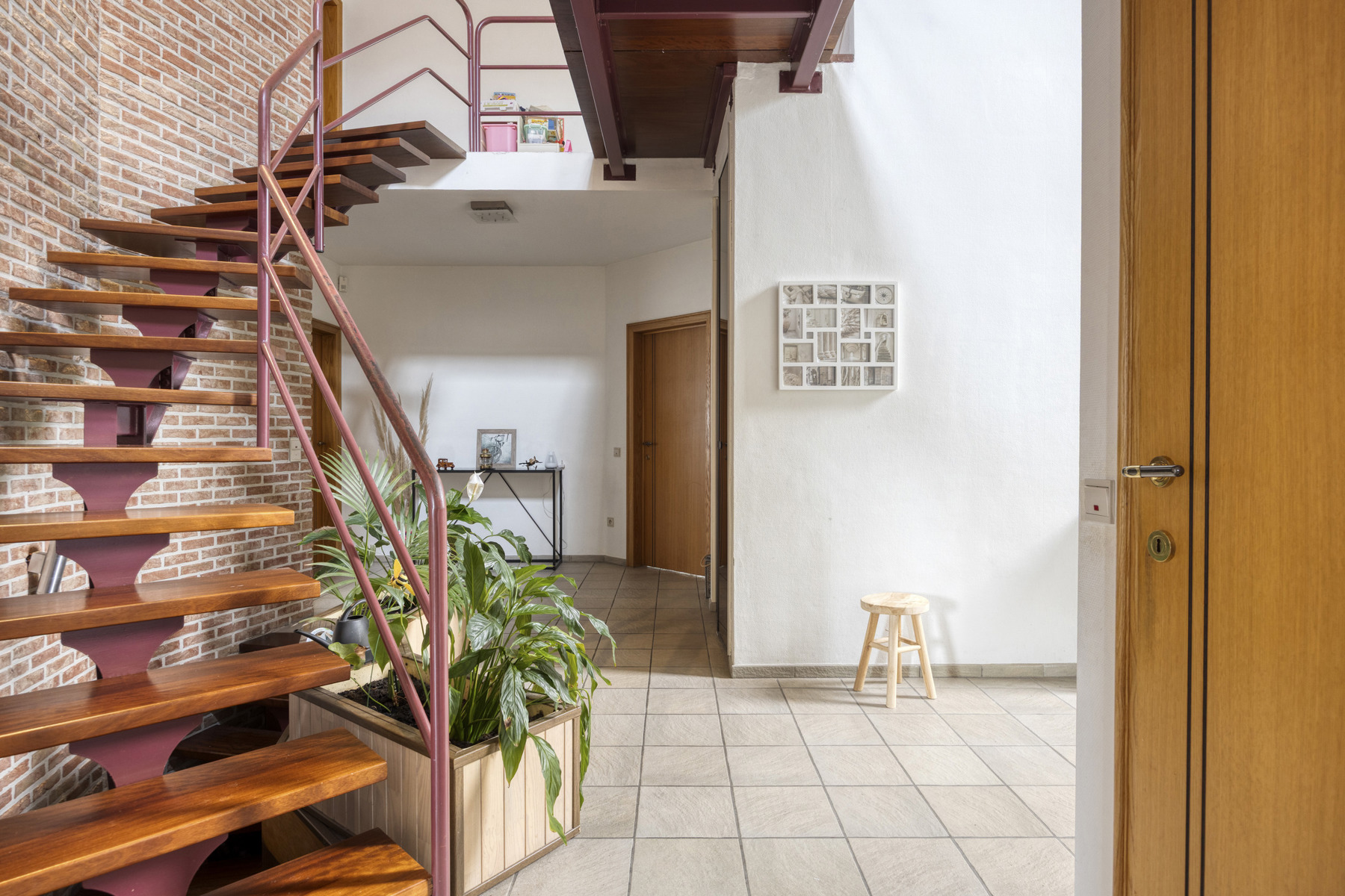 Goed gelegen villa met 6 slaapkamers en grote tuin - foto 5