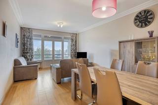 Indeling:Gelijkvloers:- ruime gemeenschappelijke inkomhal - liften en traphalVerdieping 3 (bereikbaar met lift of trap):- inkomhal met...