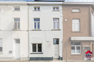 Te koop: instapklare woning in het centrum van Aalst, op het einde van de begeerde Sint-Annalaan. Deze karaktervolle woning combineert historische...