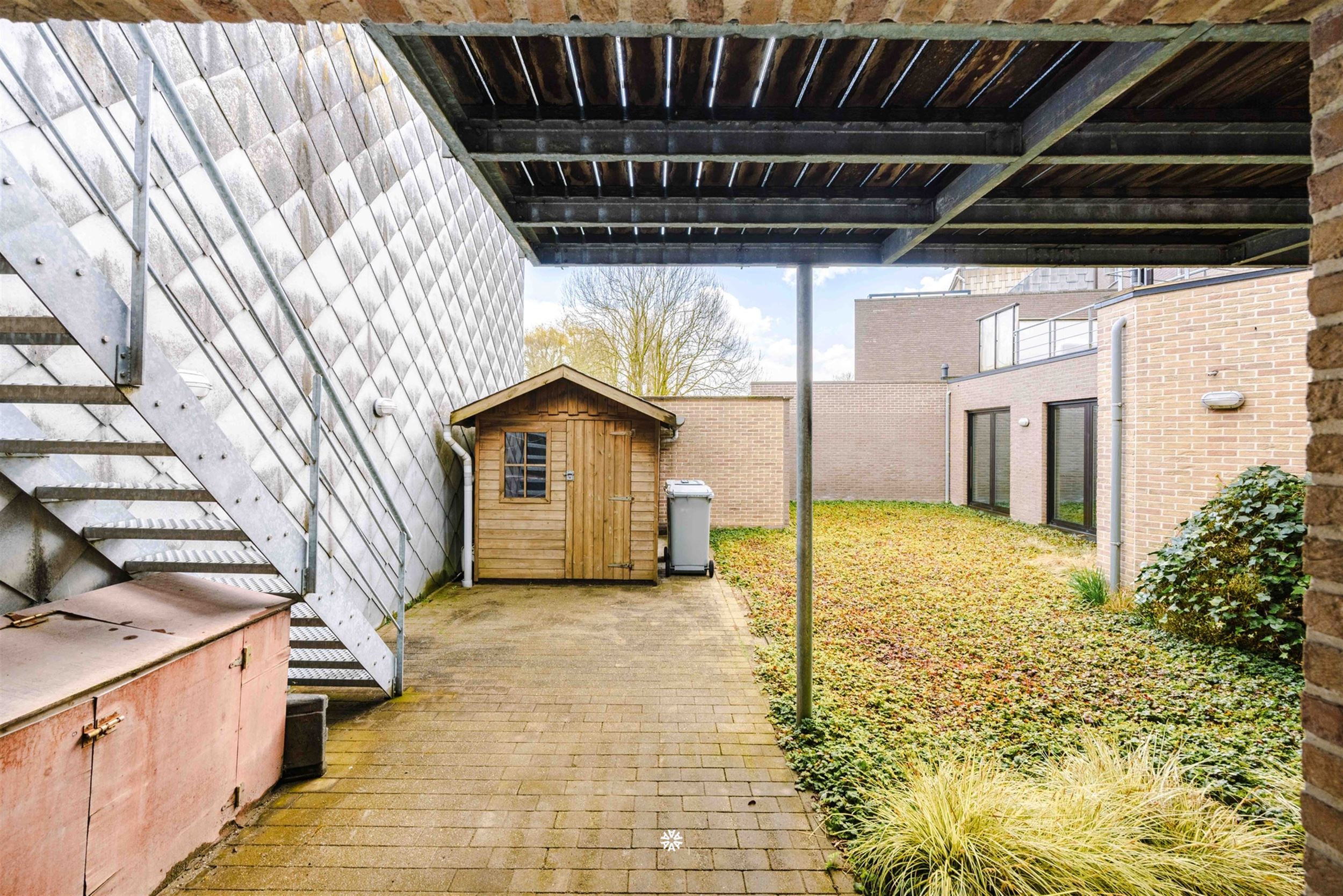 Multifunctionele eigendom met kantoor en woonst op toplocatie in Sint-Gillis-Waas - foto 5