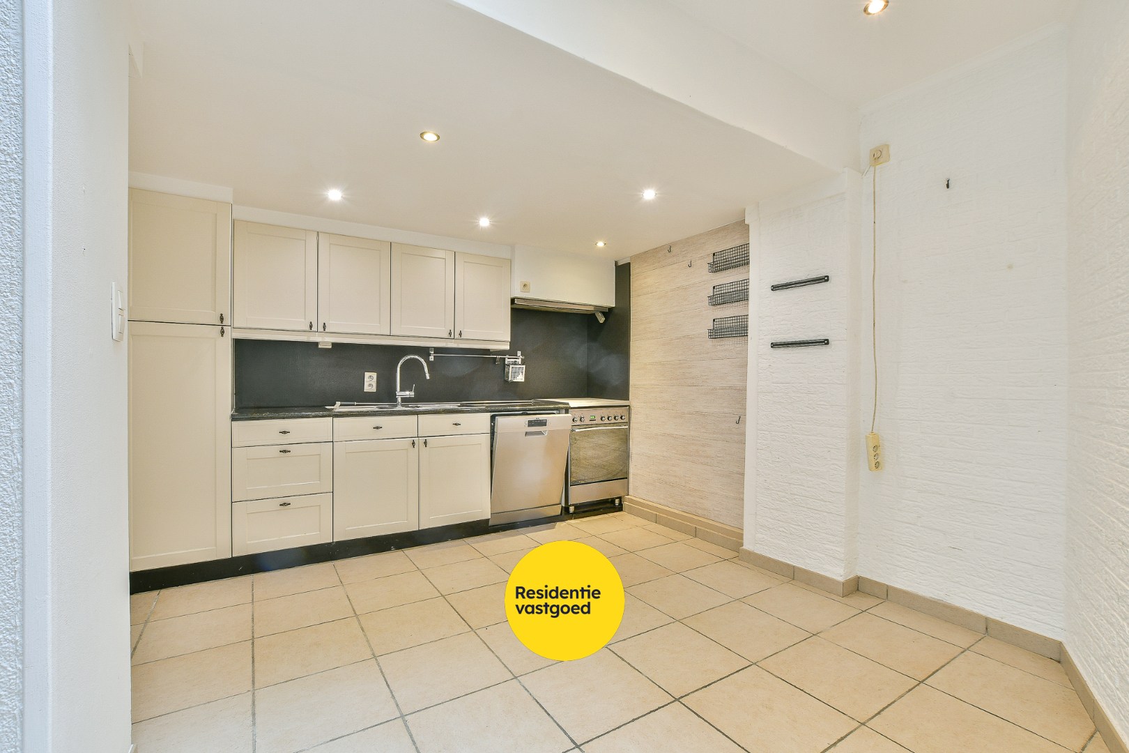 Charmante en verrassend ruime woning met terras in het centrum van Blankenberge! - foto 3