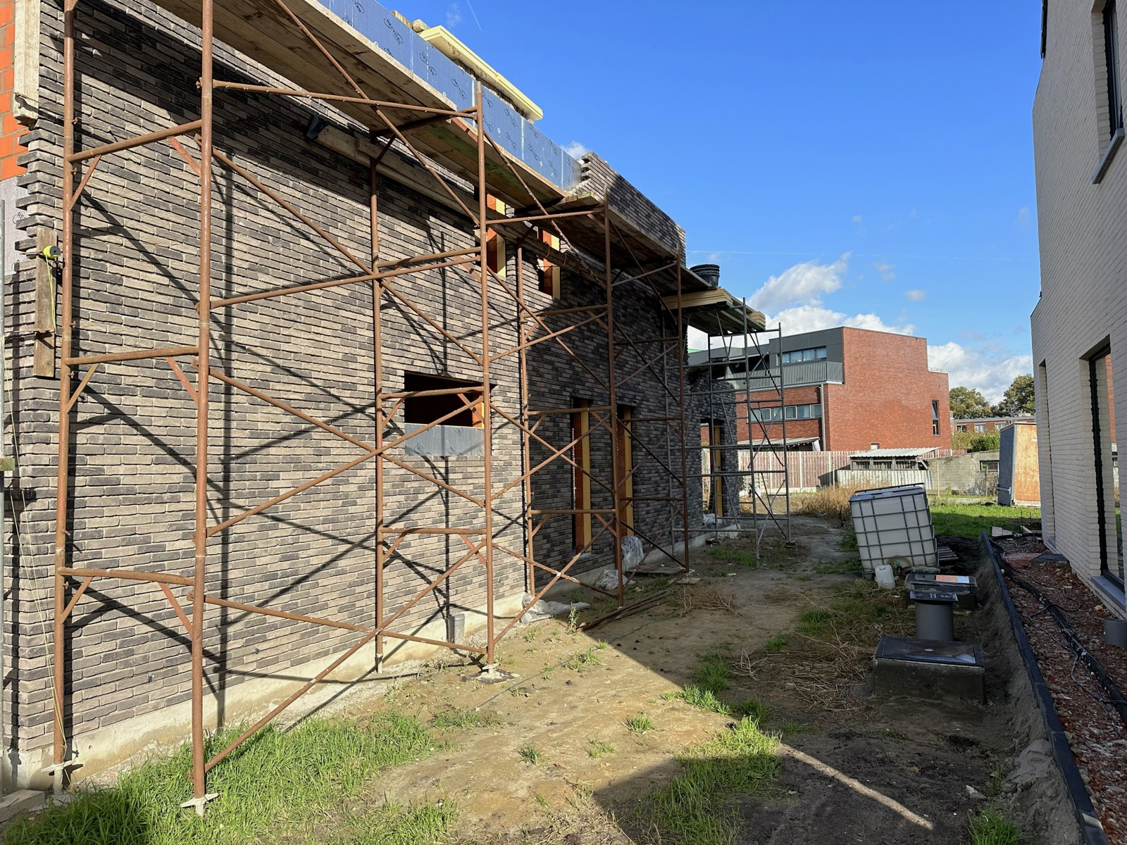 Nieuwbouwwoning, centraal gelegen nabij het centrum. - foto 2