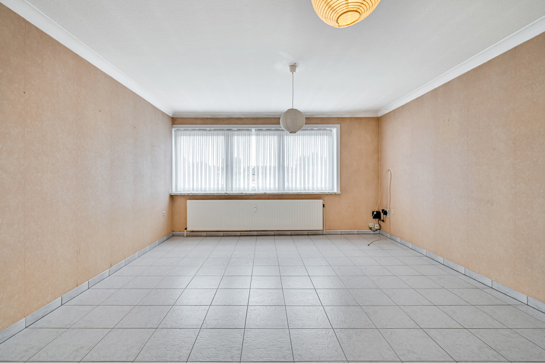 Op te frissen appartement met 2 slaapkamers en terras - foto 2