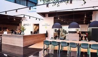 Vestig uw bedrijf in De Mot, een stijlvol en hedendaags kantoorgebouw, ideaal gelegen tussen het station van Mechelen en de afrit Mechelen-Zuid van...