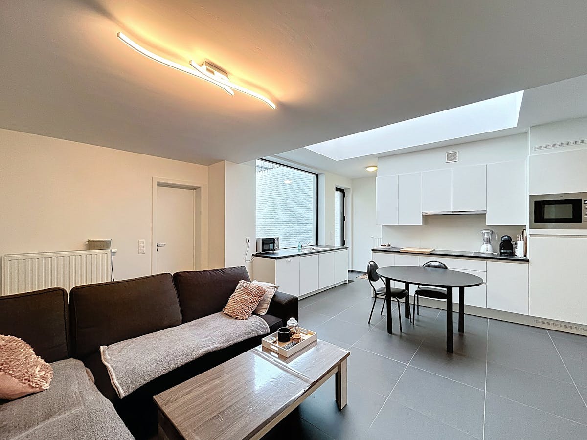 Gelijkvloers appartement met 2 kamers en koer in Poperinge - foto 5