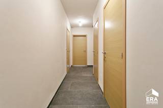 Te koop: recente gesloten woning in het centrum van Mesen, op een rustige locatie nabij voorzieningen. Deze woning, gebouwd in 2018, combineert...