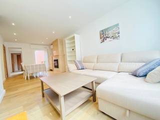 Wervik - Instapklare woning te koop.Indeling:Via de inkomhal kom je binnen in een ruime lichtrijke living met aanpalend de keuken. Daarnaast vind de...