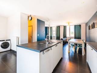 In een kleinschalige residentie die gelegen is op de Veurnestraat 116 (De Panne), stellen wij u dit instapklare appartement op de eerste...
