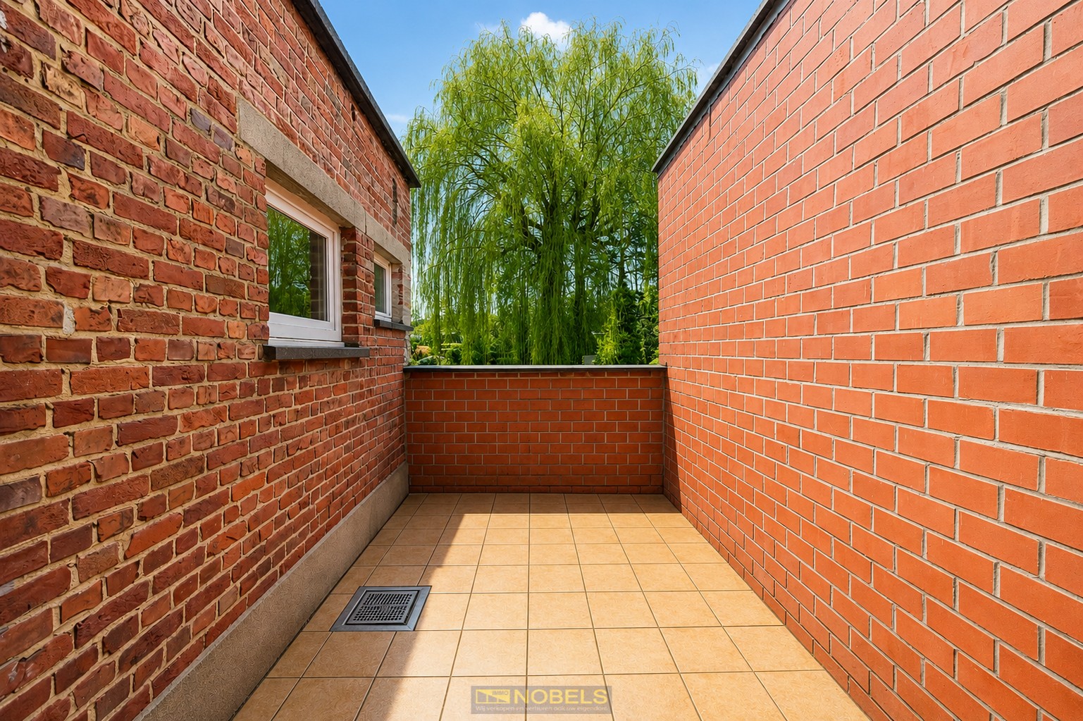 Te koop, Opbrengsteigendom met handelspand en duplex-appartement op topligging te Oudenaarde! - foto 2