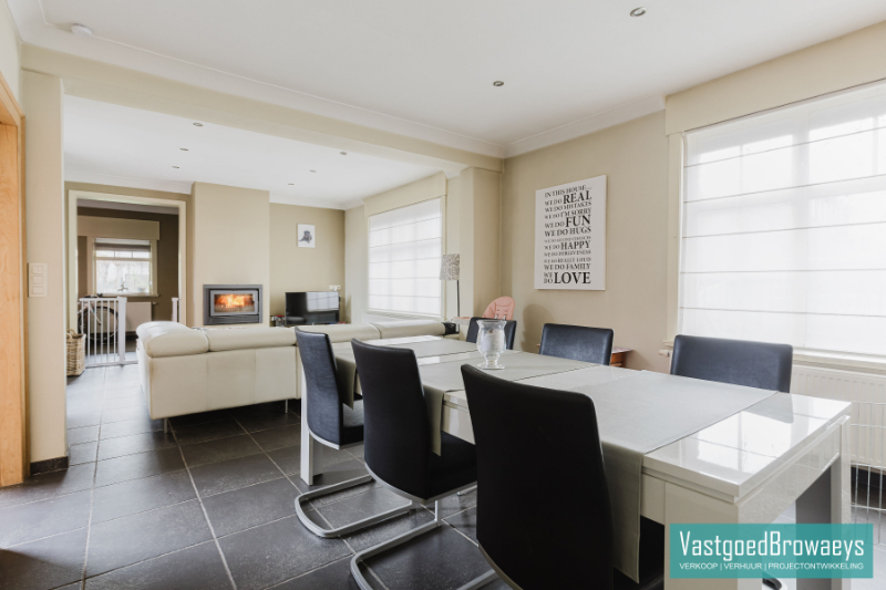 Ruime gezinswoning met twee slaapkamers en tuin - foto 3