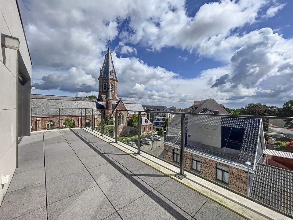 Prachtig dakappartement met grote terrassen en 2 slaapkamers - foto 2
