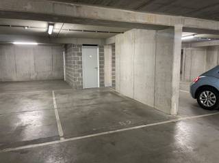 <p>Emplacement souterrain numéro 52, facilement accessible, à louer dans la résidence Pelikaan, récemment construite en 2009. L'emplacement est immédiatement disponible. Contactez Frederik pour plus d'informations ou une première visite: frederik@immo-time.be</p>