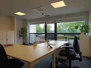 Op zoek naar een moderne kantoorruimte? Bezoek dan zeker dit kantoor van ± 25 m² in bedrijvencentrum Smartspace. Ideaal voor 2 tot 4 personen.Gelegen...