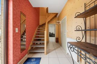 In Buizingen wacht deze verrassend ruime en instapklare woning op nieuwe eigenaars. De combinatie van volume, comfort en extra’s maakt dit een...