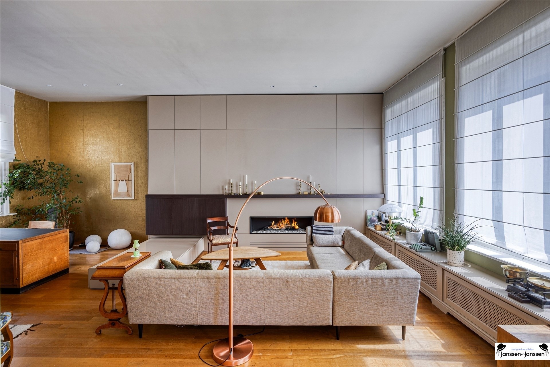 Dubbel herenhuis met 6 slpk, 2 terassen, dubbele garage en royale ruimte, perfect gelegen nabij Museum en Marnixplaats - foto 1