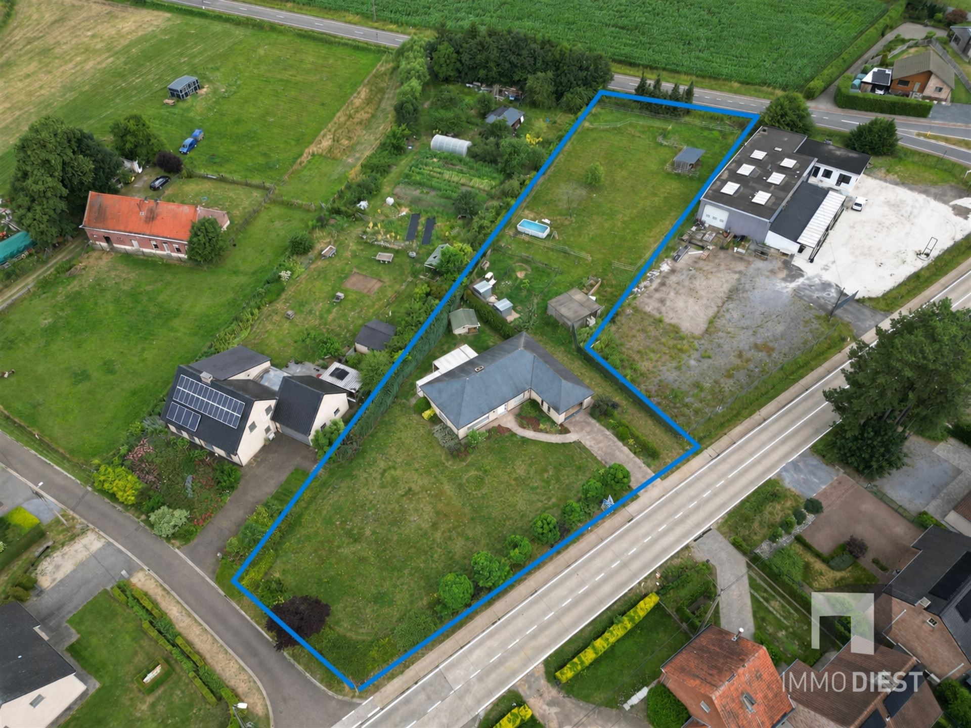Gelijkvloerse instapklare woning met grote tuin op ca. 39a - foto 2