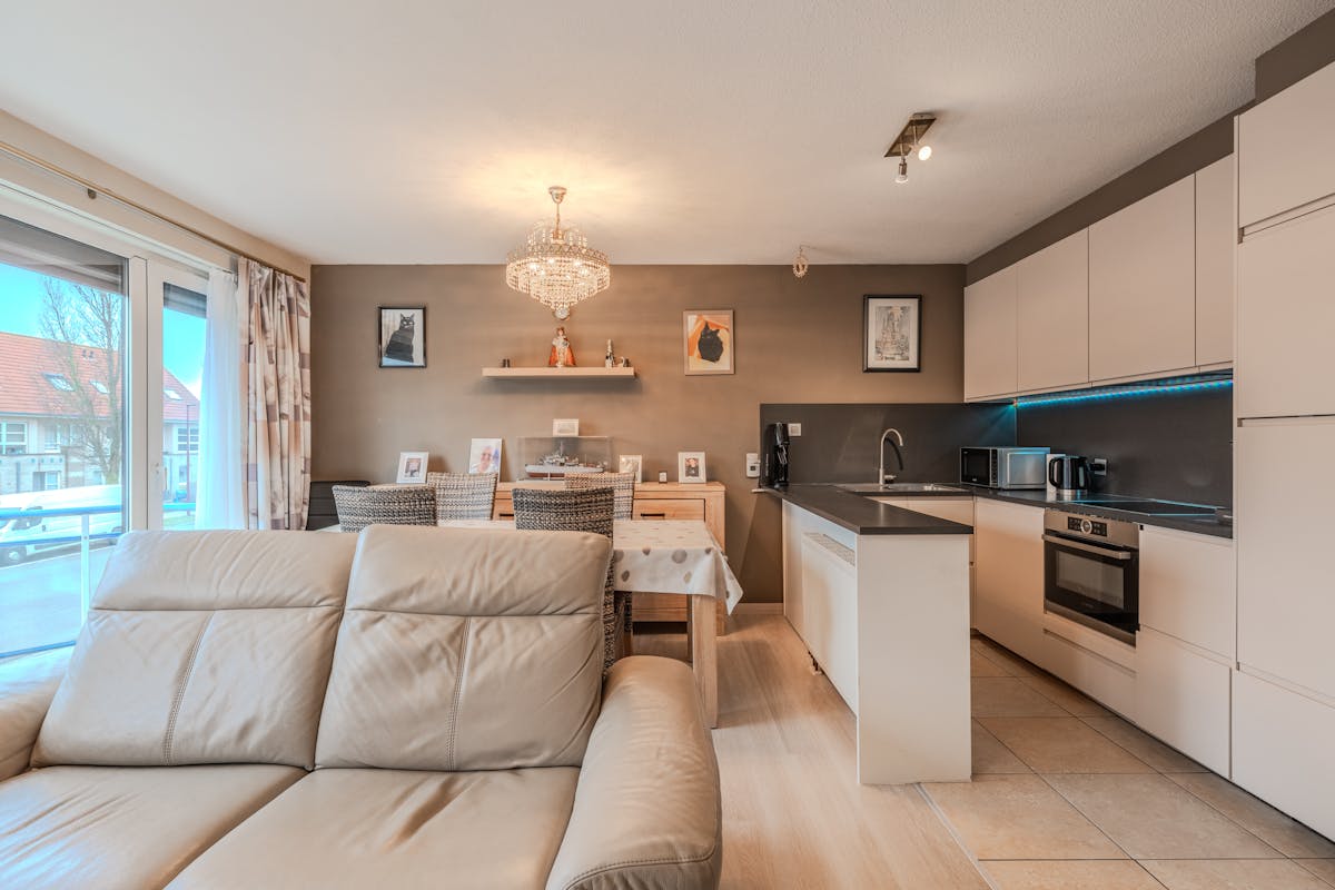 Instapklare rijwoning met zonnige tuin te Oostende - foto 4