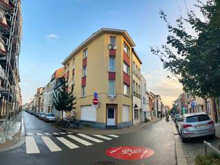 Uitstekend opbrengsteigendom met diverse verhuurmogelijkheden en een aantrekkelijk rendement.Dit opbrengsteigendom bestaat uit een handelspand op de...