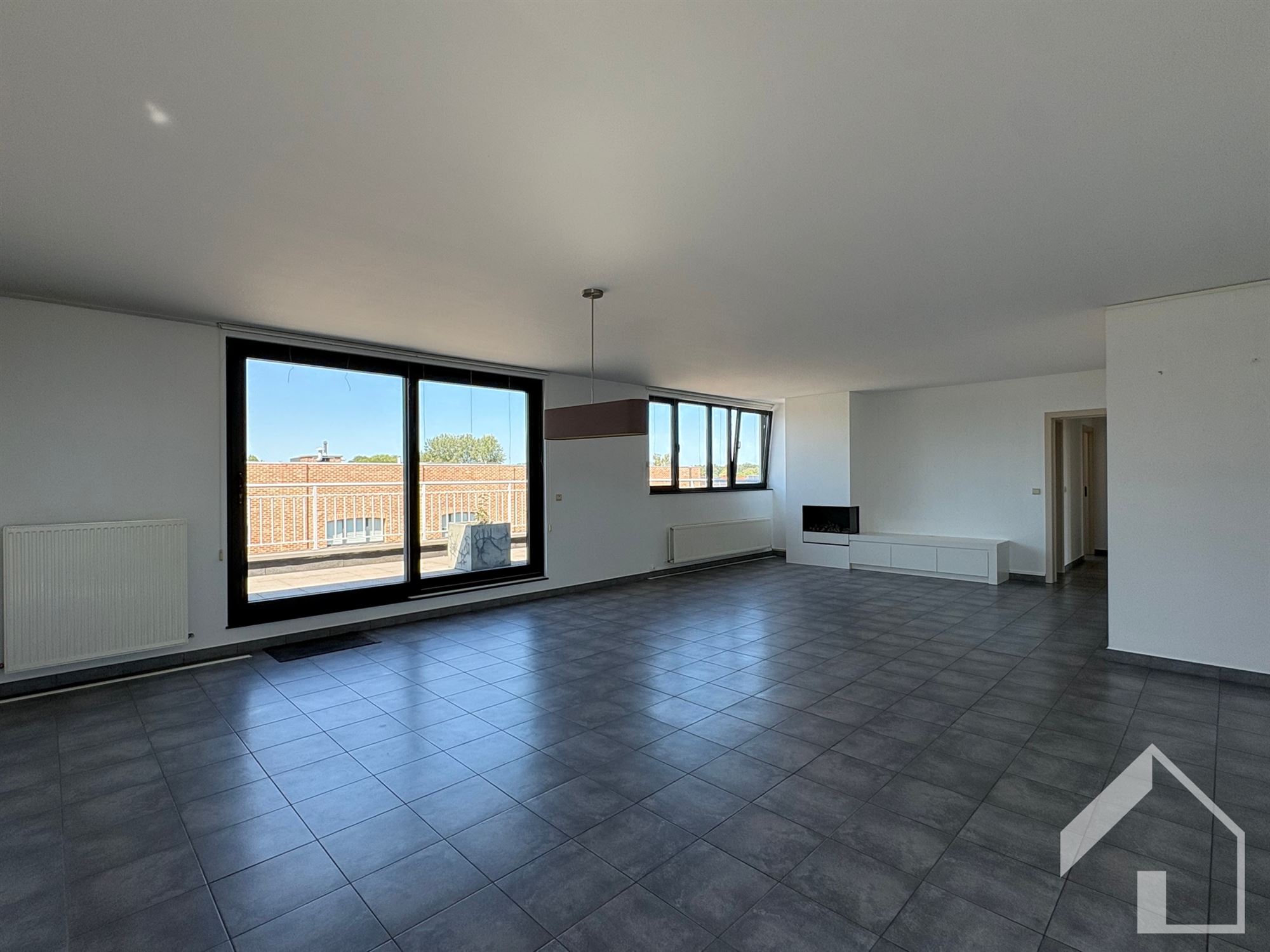 Ruim dakappartement met 3 slaapkamers, garage en groot terras in Schoten - foto 4
