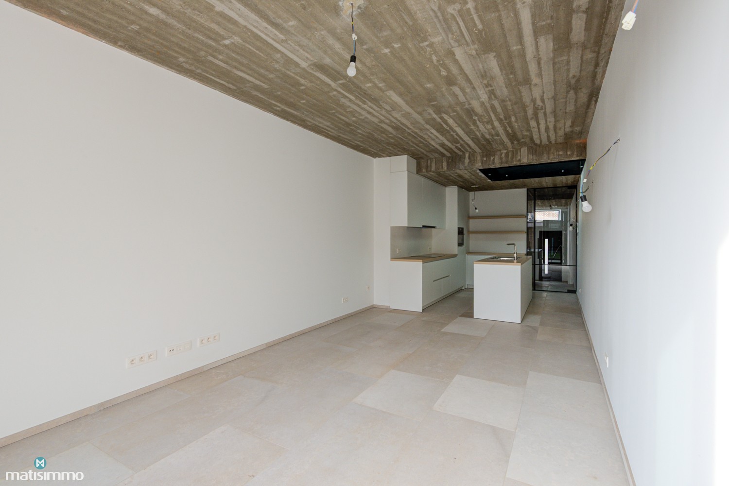 VOLLEDIG VERNIEUWDE TUSSENWONING (EPC A) MET 3 SLAAPKAMERS, BETONKELDER EN TUIN IN STADSCENTRUM BILZEN - foto 4