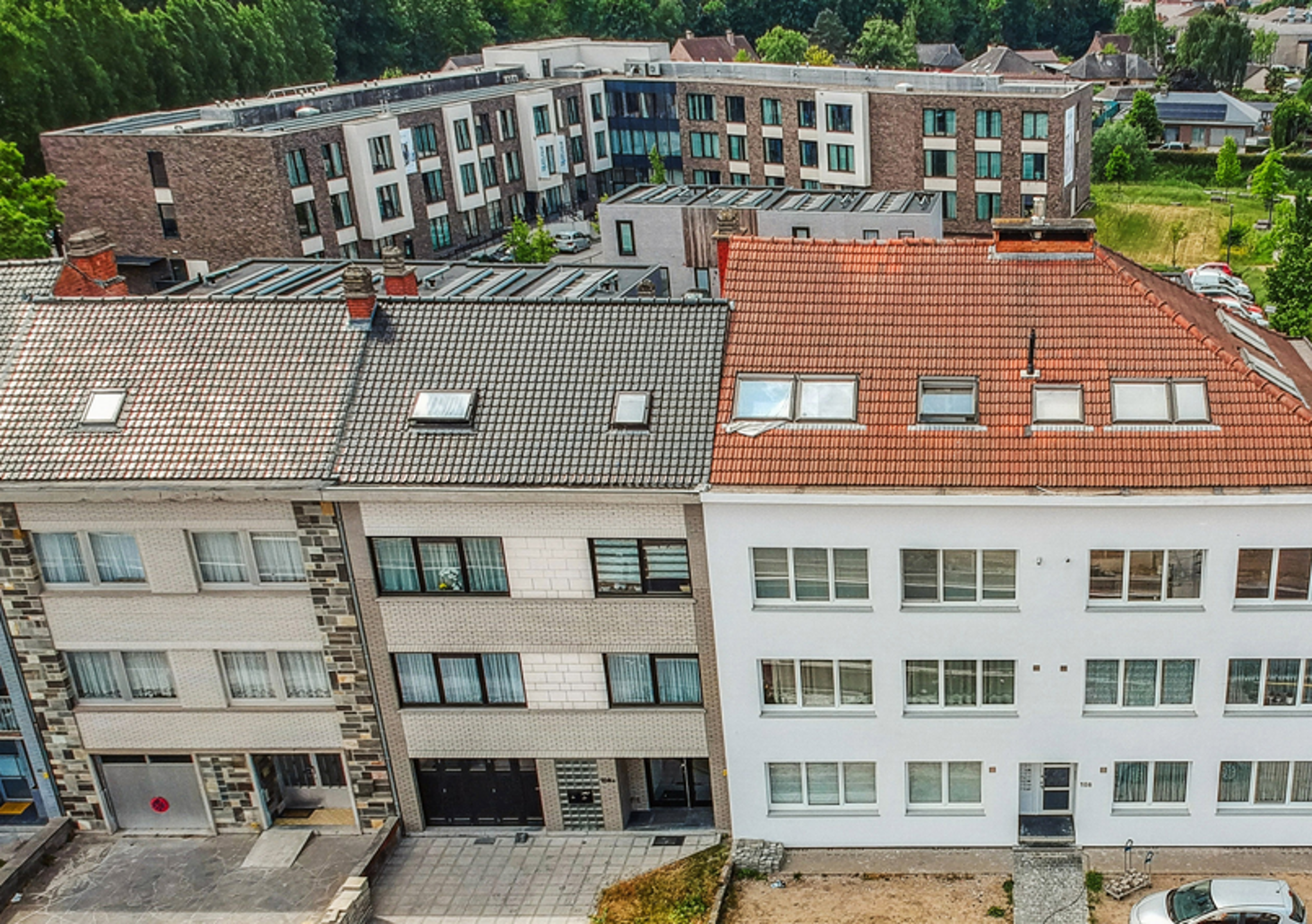 Gemengd gebouw met 8 units + parkings te koop - foto 2