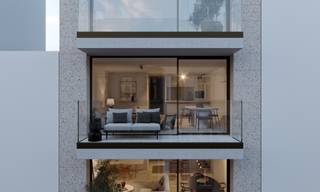 Natuurlijke elegantie en verfijning vinden hun thuis in Residentie Paul Klee, gelegen in het bruisende hart van Knokke. Het appartement op het tweede verdiep heeft een bruto oppervlakte van 85m² bevat een terras (5m²) met zicht op de levendige en stijlvolle Kustlaan. De open leefruimtes sluiten naadloos aan op het terras en dankzij de plafondhoge schuiframen profiteer je optimaal van het daglicht en de frisse zeelucht. De kleinschaligheid van het project zorgt ervoor dat je optimaal kan genieten van rust en privacy.  Dit prachtige nieuwbouwappartement wordt afgewerkt met unieke en luxueuze materialen en is een toonbeeld van elegantie en vakmanschap. De verfijnde details, hoogwaardige afwerking en moderne voorzieningen zorgen ervoor dat je in Residentie Paul Klee thuiskomt in een oase van comfort en stijl.