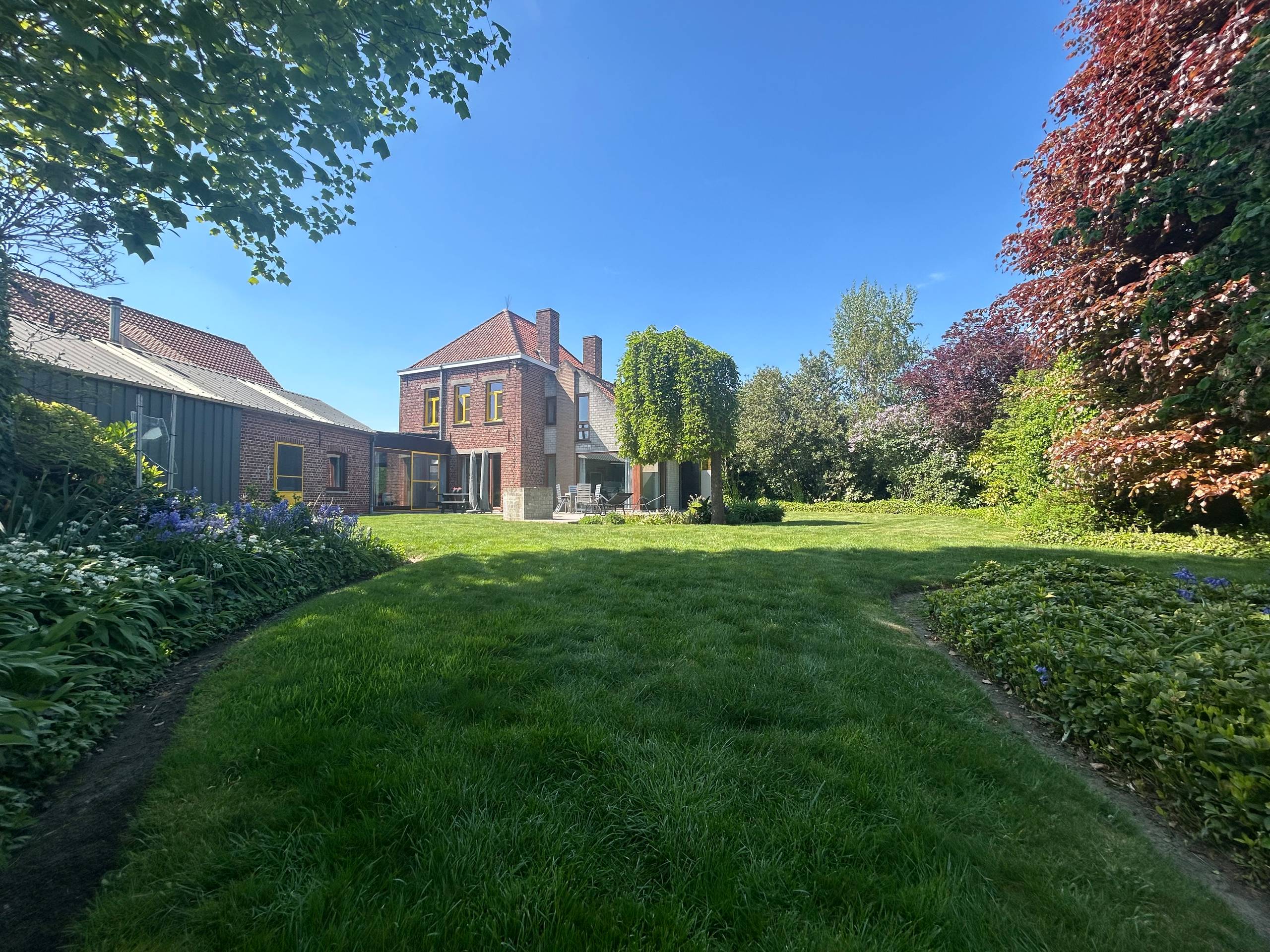 karaktervolle herenwoning op 1714m² met 4 slaapkamers. - foto 1