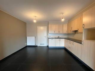 Dit appartement bevindt zich in het centrum van Geel te Dr. Van de Perrestraat 182 met alle faciliteiten (winkels, openbaar vervoer,...